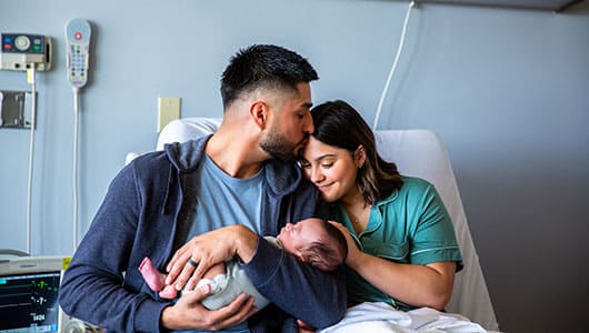 Congé de naissance : un nouveau droit indemnisé pour les parents actifs